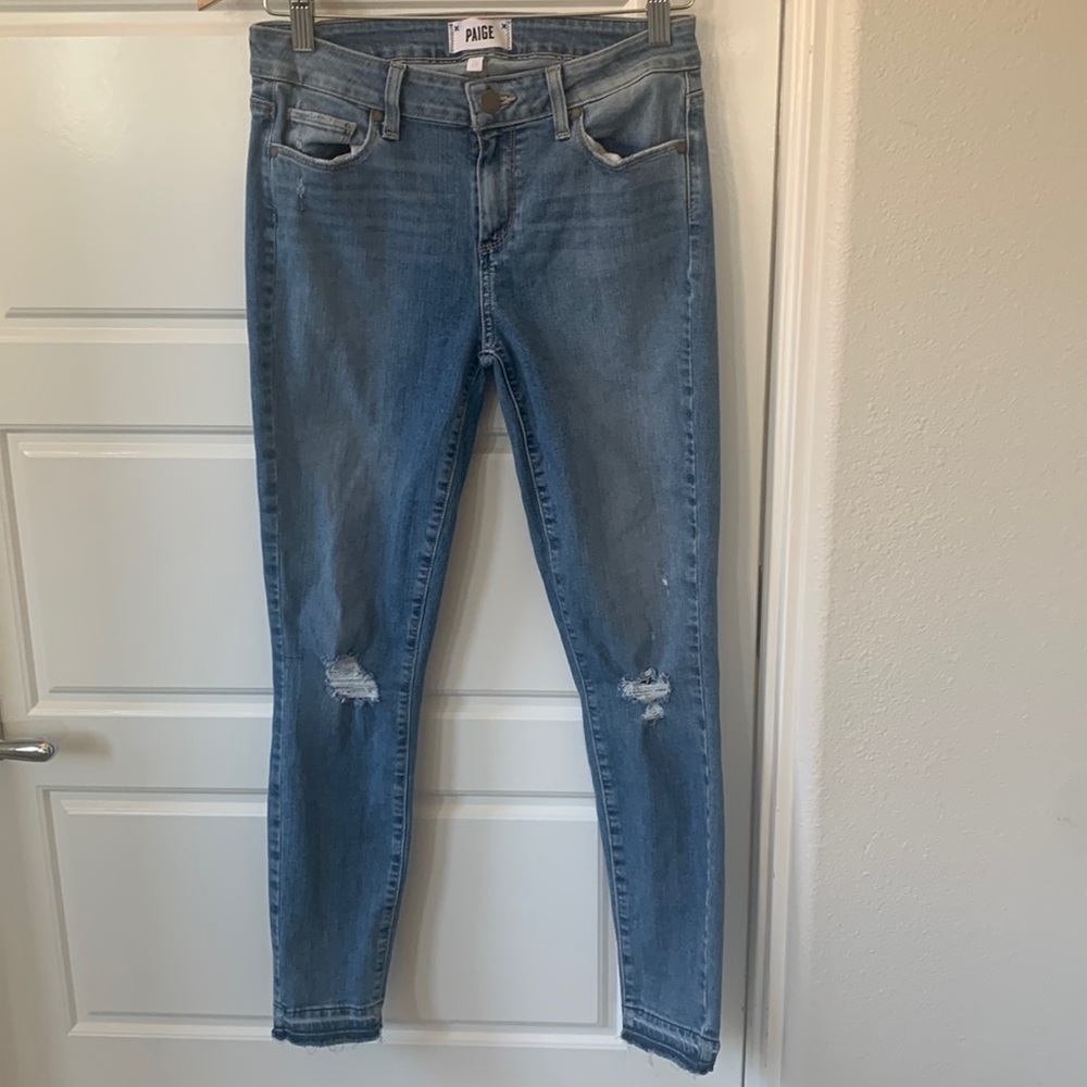 PAIGE Verdugo Crop destructed blue Jeans. Size 29